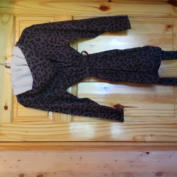 Woman Robe - Picture 2 of 4